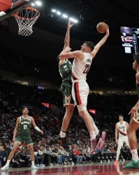 开云网页版-制霸内线！多诺万-克林根更新Ins晒近期赛场照与球迷分享